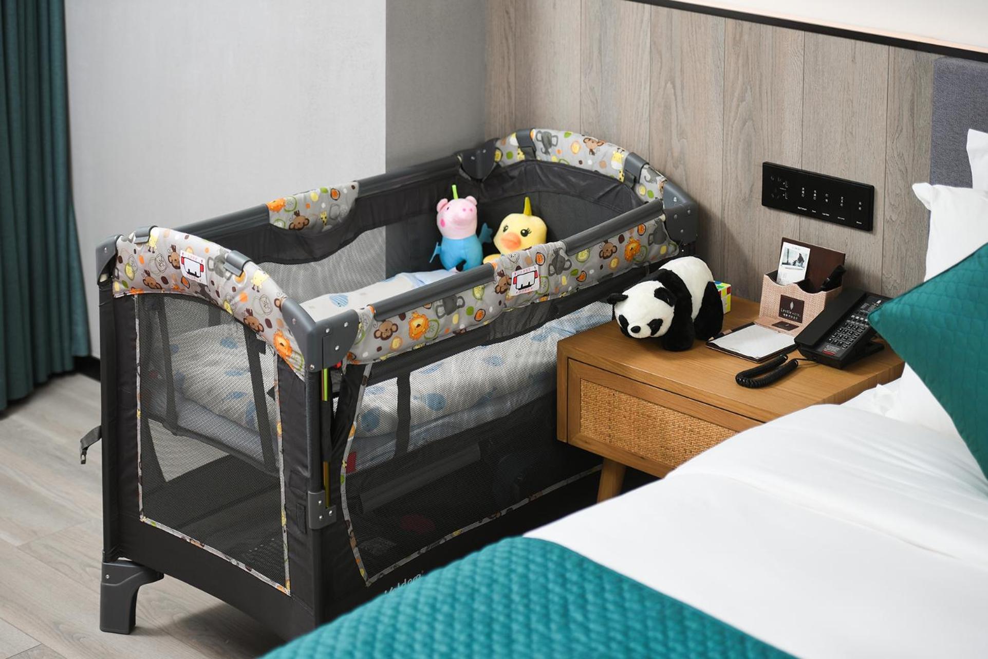 Mehood Lestie International Hotel Nancun Wanbo Metro Station Branch - Free Shuttle Bus To Canton Fair Complex During Canton Fair Period & Free Breakfast & Free Afternoon Tea & Free Midnight Snack & Free Vpn Internet Access Buitenkant foto