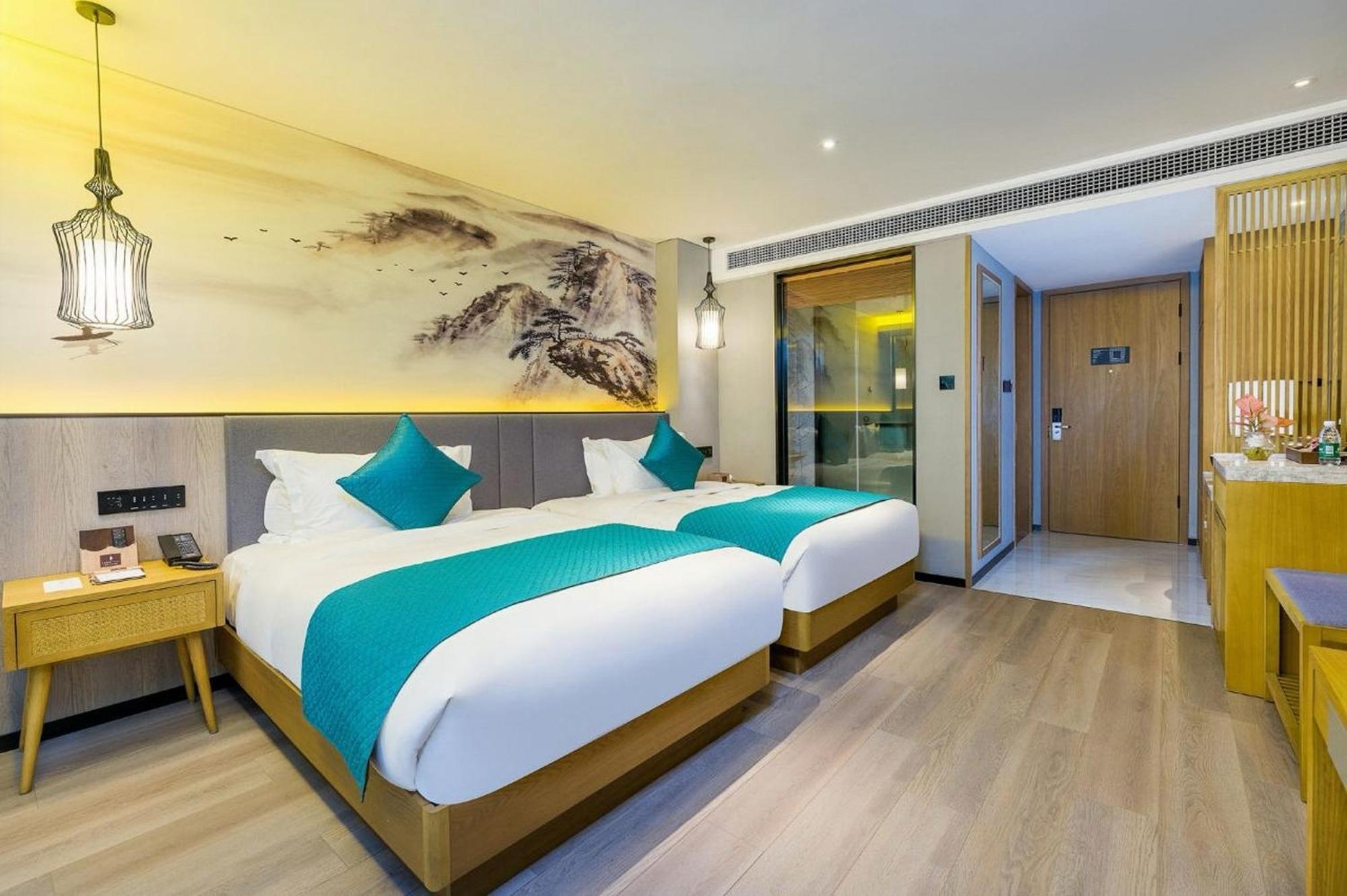 Mehood Lestie International Hotel Nancun Wanbo Metro Station Branch - Free Shuttle Bus To Canton Fair Complex During Canton Fair Period & Free Breakfast & Free Afternoon Tea & Free Midnight Snack & Free Vpn Internet Access Buitenkant foto