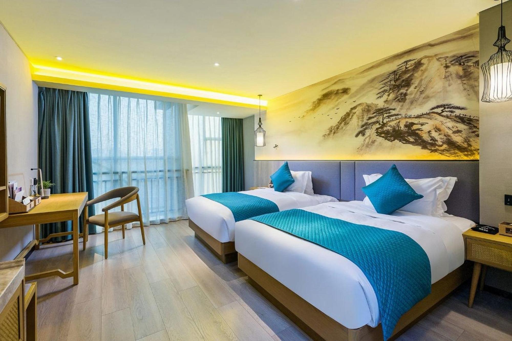 Mehood Lestie International Hotel Nancun Wanbo Metro Station Branch - Free Shuttle Bus To Canton Fair Complex During Canton Fair Period & Free Breakfast & Free Afternoon Tea & Free Midnight Snack & Free Vpn Internet Access Buitenkant foto