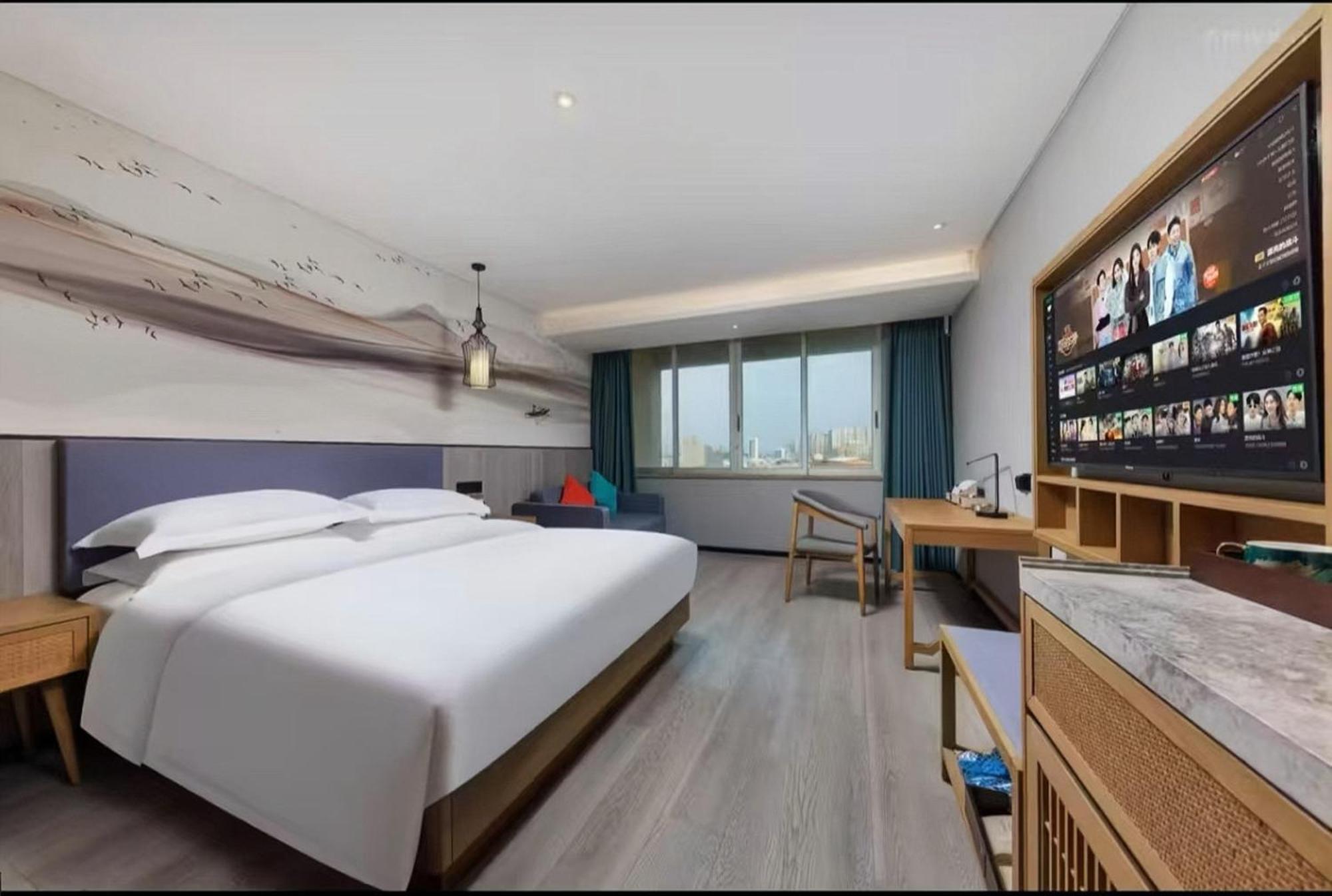 Mehood Lestie International Hotel Nancun Wanbo Metro Station Branch - Free Shuttle Bus To Canton Fair Complex During Canton Fair Period & Free Breakfast & Free Afternoon Tea & Free Midnight Snack & Free Vpn Internet Access Buitenkant foto