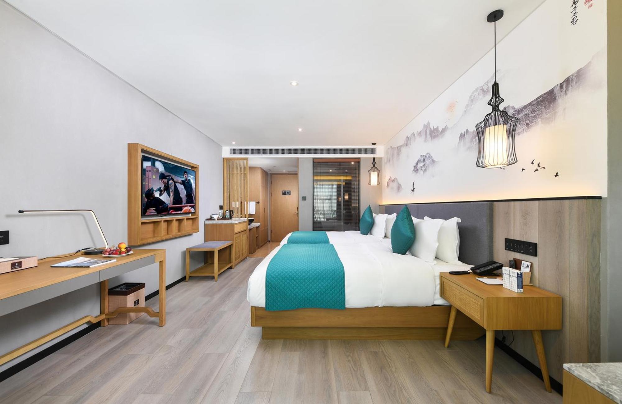 Mehood Lestie International Hotel Nancun Wanbo Metro Station Branch - Free Shuttle Bus To Canton Fair Complex During Canton Fair Period & Free Breakfast & Free Afternoon Tea & Free Midnight Snack & Free Vpn Internet Access Buitenkant foto