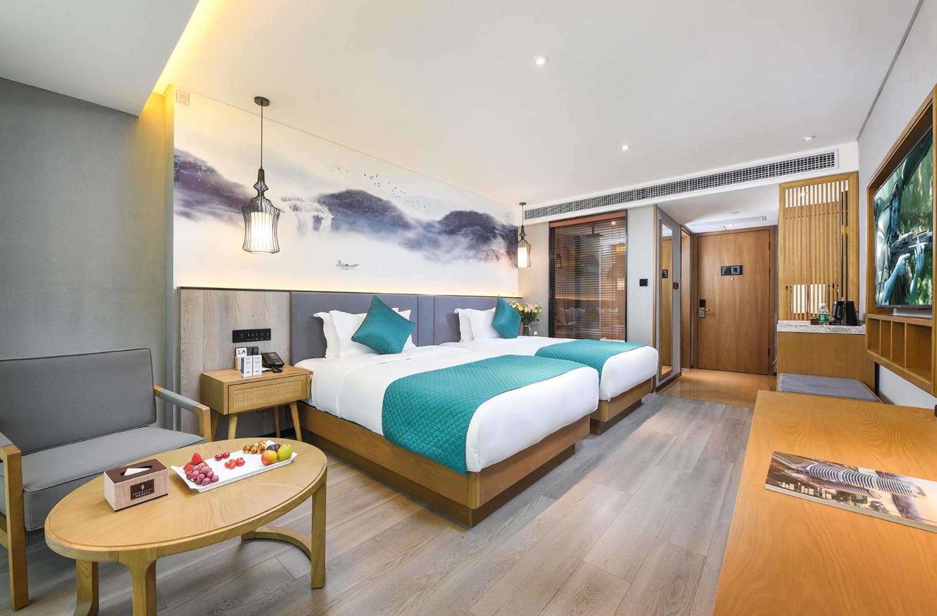 Mehood Lestie International Hotel Nancun Wanbo Metro Station Branch - Free Shuttle Bus To Canton Fair Complex During Canton Fair Period & Free Breakfast & Free Afternoon Tea & Free Midnight Snack & Free Vpn Internet Access Buitenkant foto