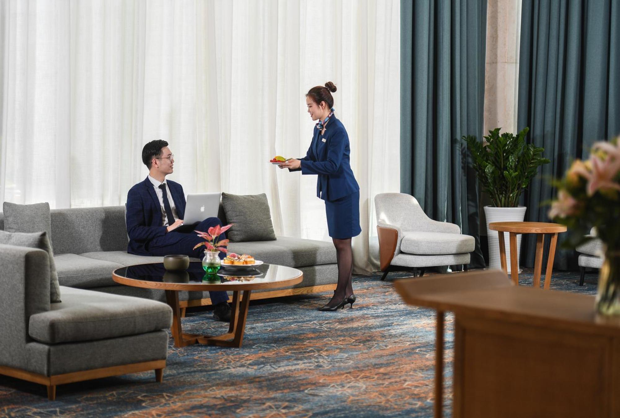 Mehood Lestie International Hotel Nancun Wanbo Metro Station Branch - Free Shuttle Bus To Canton Fair Complex During Canton Fair Period & Free Breakfast & Free Afternoon Tea & Free Midnight Snack & Free Vpn Internet Access Buitenkant foto