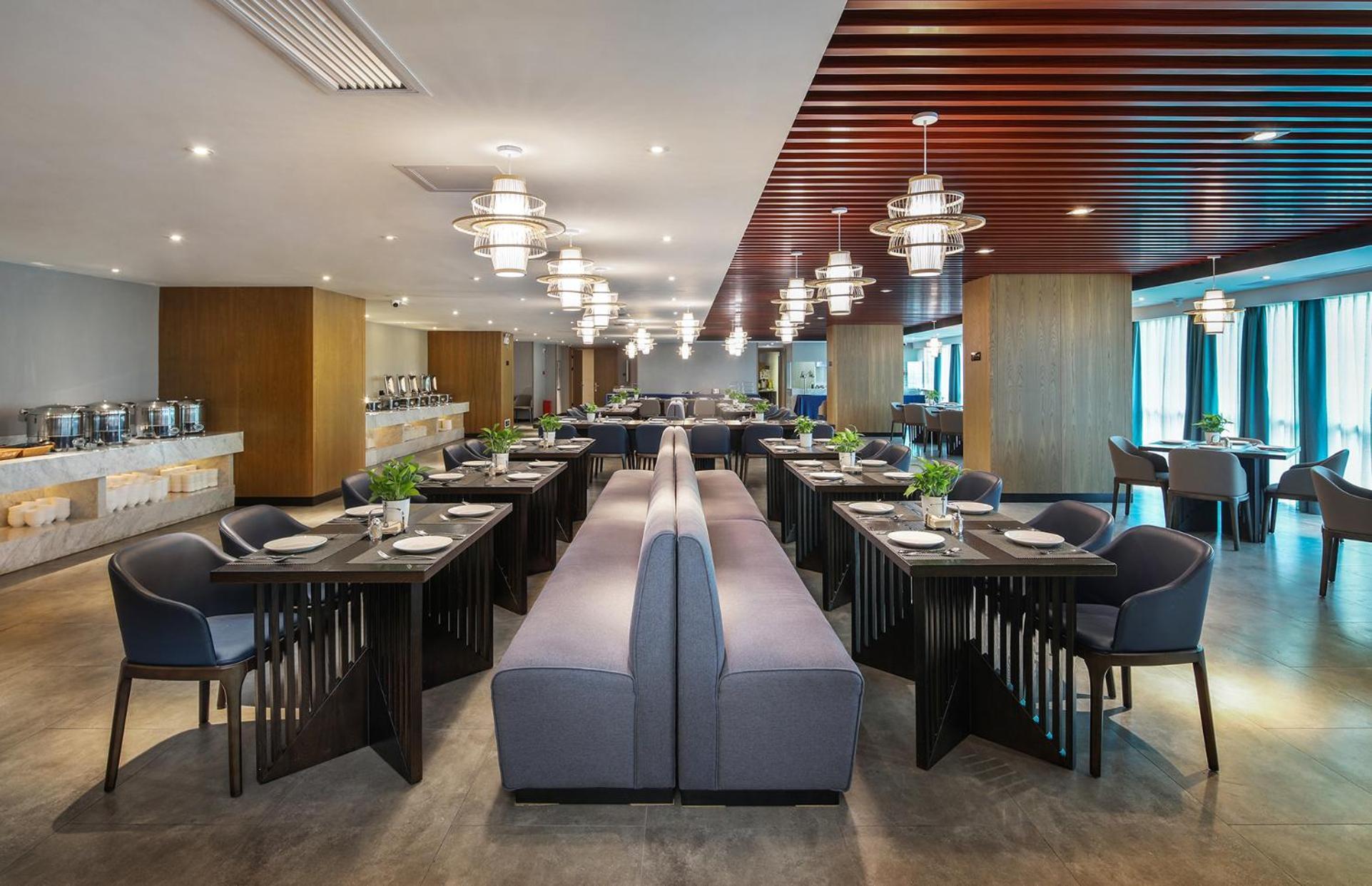 Mehood Lestie International Hotel Nancun Wanbo Metro Station Branch - Free Shuttle Bus To Canton Fair Complex During Canton Fair Period & Free Breakfast & Free Afternoon Tea & Free Midnight Snack & Free Vpn Internet Access Buitenkant foto